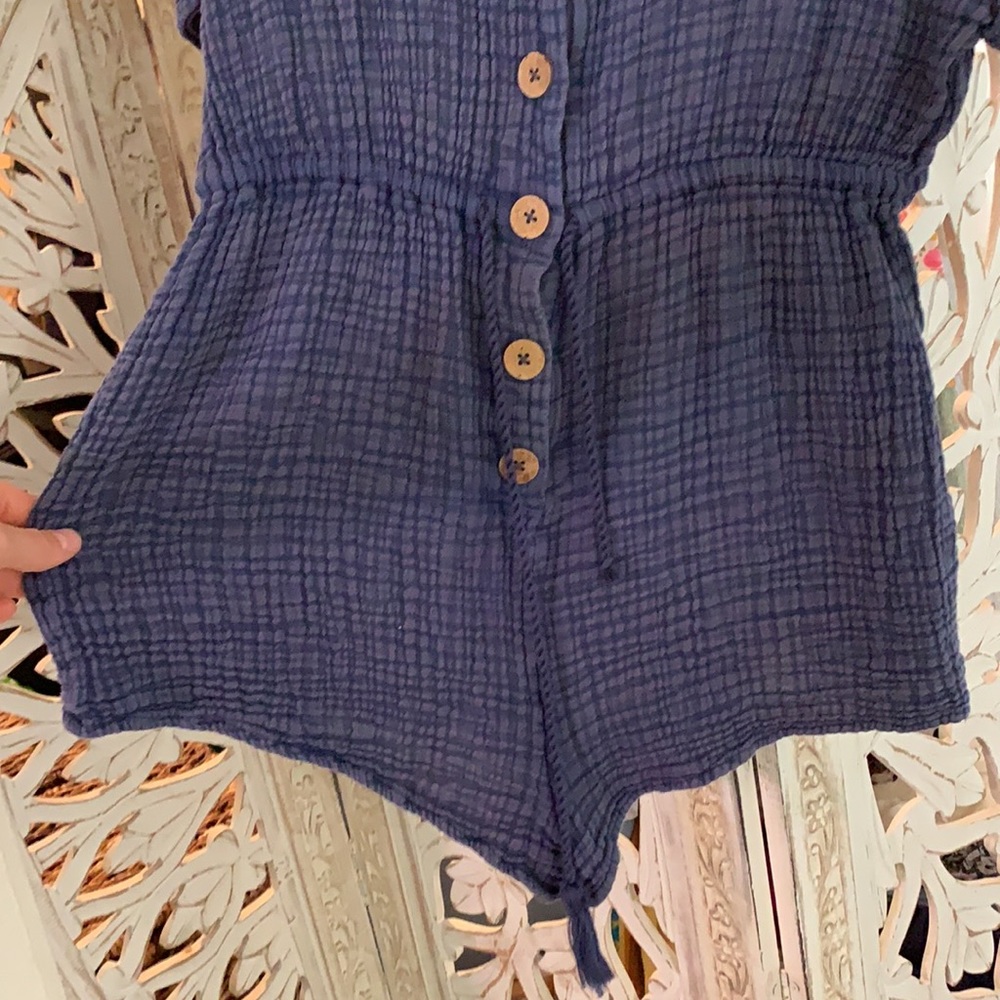 Size M Ripcurl romper - Picture 3 of 6
